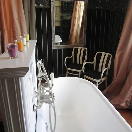 Spacious With Garden, Cleaning Included Villa Spa