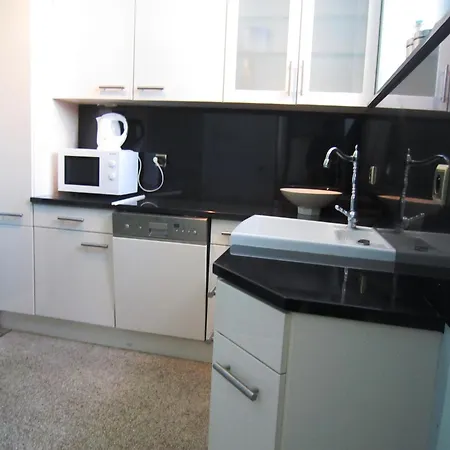 Spacious With Garden, Cleaning Included * Spa